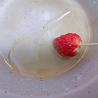 #元宵节美食大赏#草莓糖葫芦的做法图解9