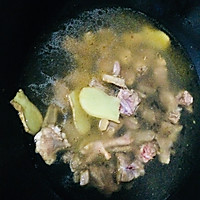 天麻乳鸽汤的做法图解3