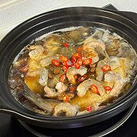 鲈鱼砂锅煲的做法图解10