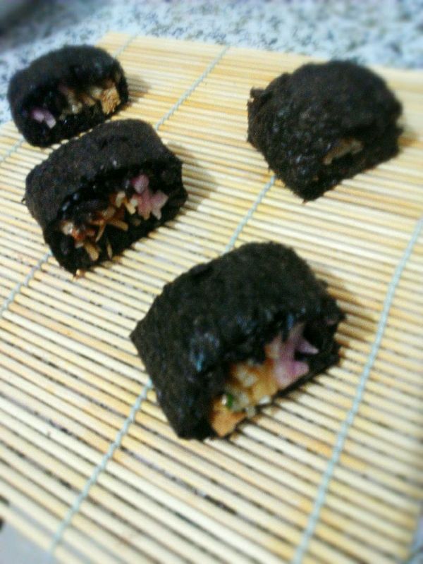 紫菜黑米卷