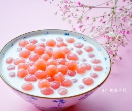 #餐桌上的春日限定#颜值控福音草莓阿达籽的做法