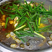 汤都可以泡两碗饭的酸菜鲫鱼的做法图解9