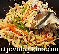 茭白炒肉丝的做法图解6
