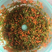 青椒胡萝卜馄饨的做法图解1