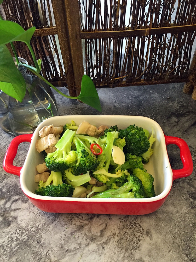 肉片西兰花的做法