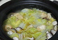 白菜香菇酥肉煲的做法