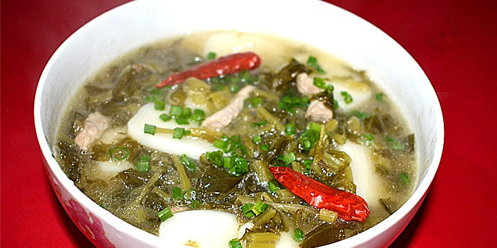酸菜肉丝年糕汤的做法