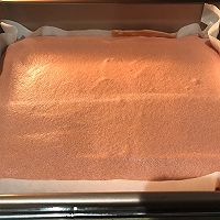 #美食视频挑战赛#玫瑰黄桃蛋糕卷的做法图解8