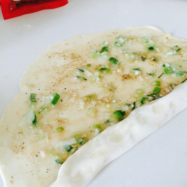 葱油饼 （简单到有手就能做）的做法图解6