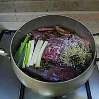 冷吃麻辣牛肉的做法图解1