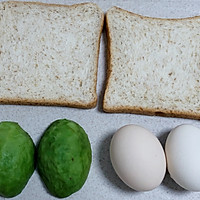 鸡蛋牛油果全麦吐司｜十分钟健康早餐的做法图解1