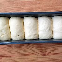 葱香芝士肠仔面包的做法图解10