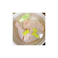 【家常菜】清炖鸡腿汤的做法图解2