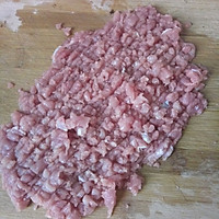 猪肉笋干衣大馄饨的做法图解1