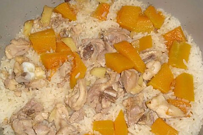 南瓜鸡肉焖饭