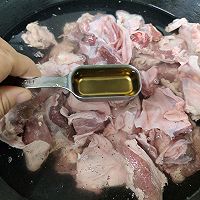 贼下饭护心肉蘑菇粉条的做法图解5