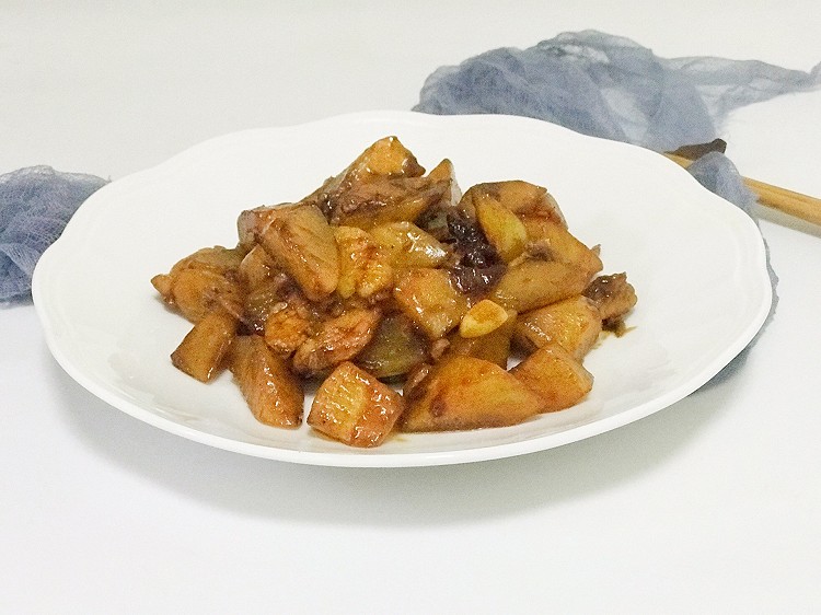 白萝卜私房菜做法，锅里烧一烧，端上桌家人抢着吃，连汤汁都不剩的做法
