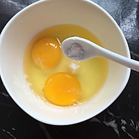 洋葱炒鸡蛋的做法图解2