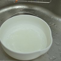菜心这么做，营养又饱腹：菜心鸡蛋炒面的做法图解2
