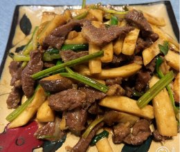 鸡腿菌炒牛肉的做法