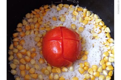 【西西當廚娘】整个儿蕃茄玉米饭