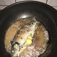 东北炖鲫鱼的做法图解7