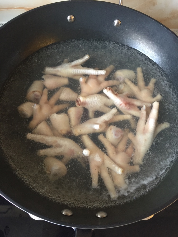 卤凤爪的做法图解2