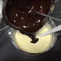 鲜果火龙果慕斯芝士巧克力蛋糕的做法图解12