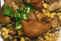 黄豆焖猪脚，吃出胶原蛋白！的做法
