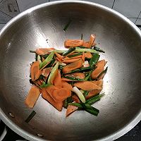 蔬菜炒腊肉的做法图解4
