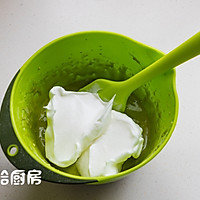 抹茶草莓蛋糕卷的做法图解6