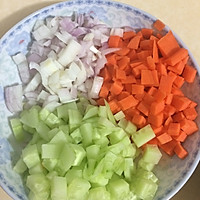 什锦咸蛋炒饭的做法图解1