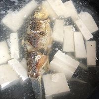 鲫鱼豆腐汤的做法图解2
