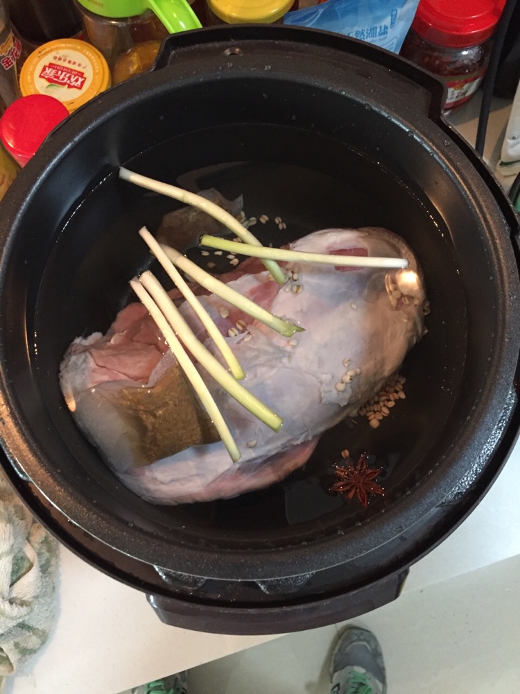 酸辣牛肉的做法图解1