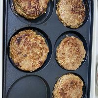 牛肉饼汉堡的做法图解2
