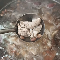 杜仲猪腰枸杞汤的做法图解6