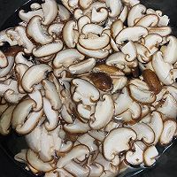 上海青炒香菇的做法图解4