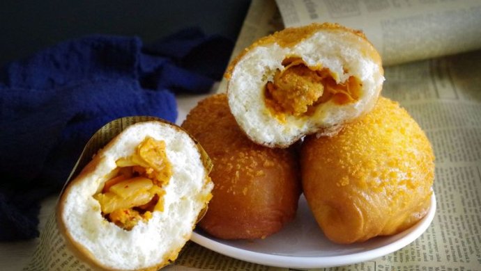 韩式风味––泡菜猪肉炸面包