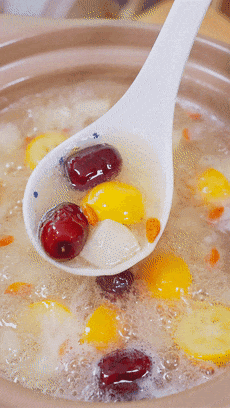 【宝宝辅食】金桔雪梨银耳汤的做法