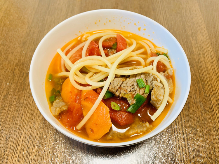 西红柿牛肉面的做法