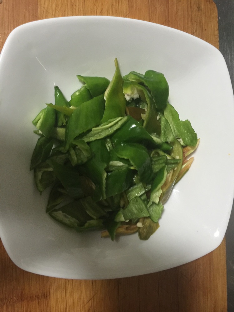 老干妈尖椒牛柳的做法图解2