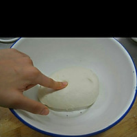 牛肉馅饼的做法图解1