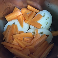 外婆的醋泡藕片的做法图解1