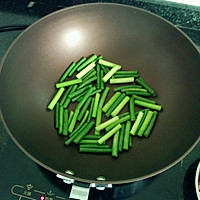 蒜苗炒肉片的做法图解3