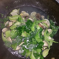 芥菜蛤蜊汤的做法图解3