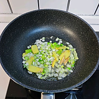猪肉菠菜炖粉条的做法图解3