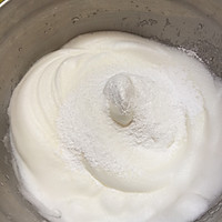 黑巫婆遇上粉萝莉戚风蛋糕的做法图解10