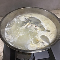 清炖财鱼汤的做法图解4