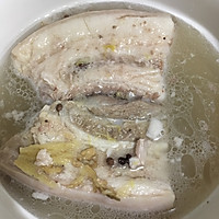 治愈系的经典东北酸菜白肉锅的做法图解3