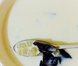 龟苓膏牛奶西米露的做法